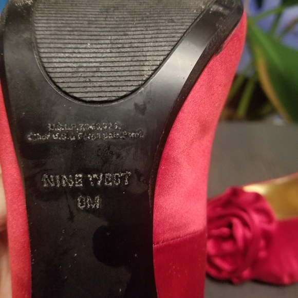 Nine West Size 8M Sexy Red Heals - Picture 2 of 7